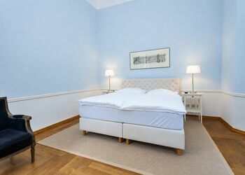 Foto: PapadoXX-Fotografie Dirk Poxdoerfer - Ferienwohnung Herrenhauswohnung Schlafzimmer