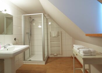 Bathroom 3 apartment Terrassenblick
