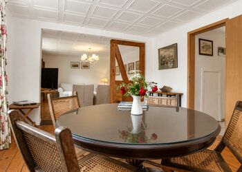 Photo: PapadoXX-Fotografie Dirk Poxdoerfer – Haus Mai holiday home living and dining area